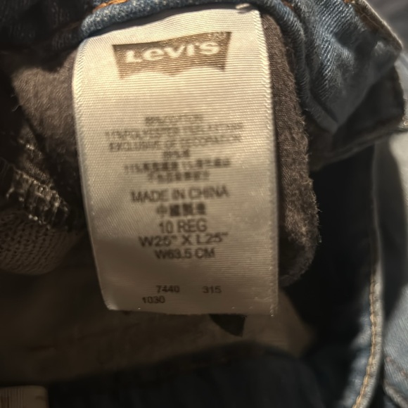 Levi’s boys stretch jeans in excellent condition - Picture 4 of 4